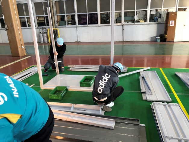 ���ʥ���Ω��